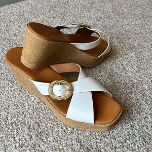 Mila Paoli white leather wedge sandals. Women’s 9.5. New.